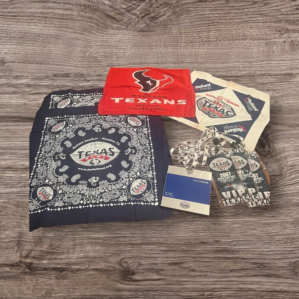 Houston Texans 2007 Texas Bowl Photo Frame. 2 Towels. 2 Bandanas. 3 VIP Passes